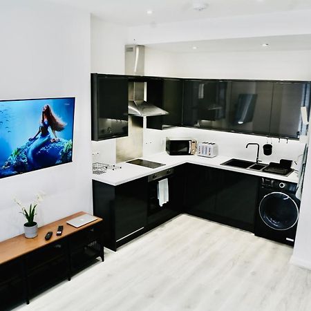 New Modern Apartment With Free Private Parking Plymouth Exterior foto