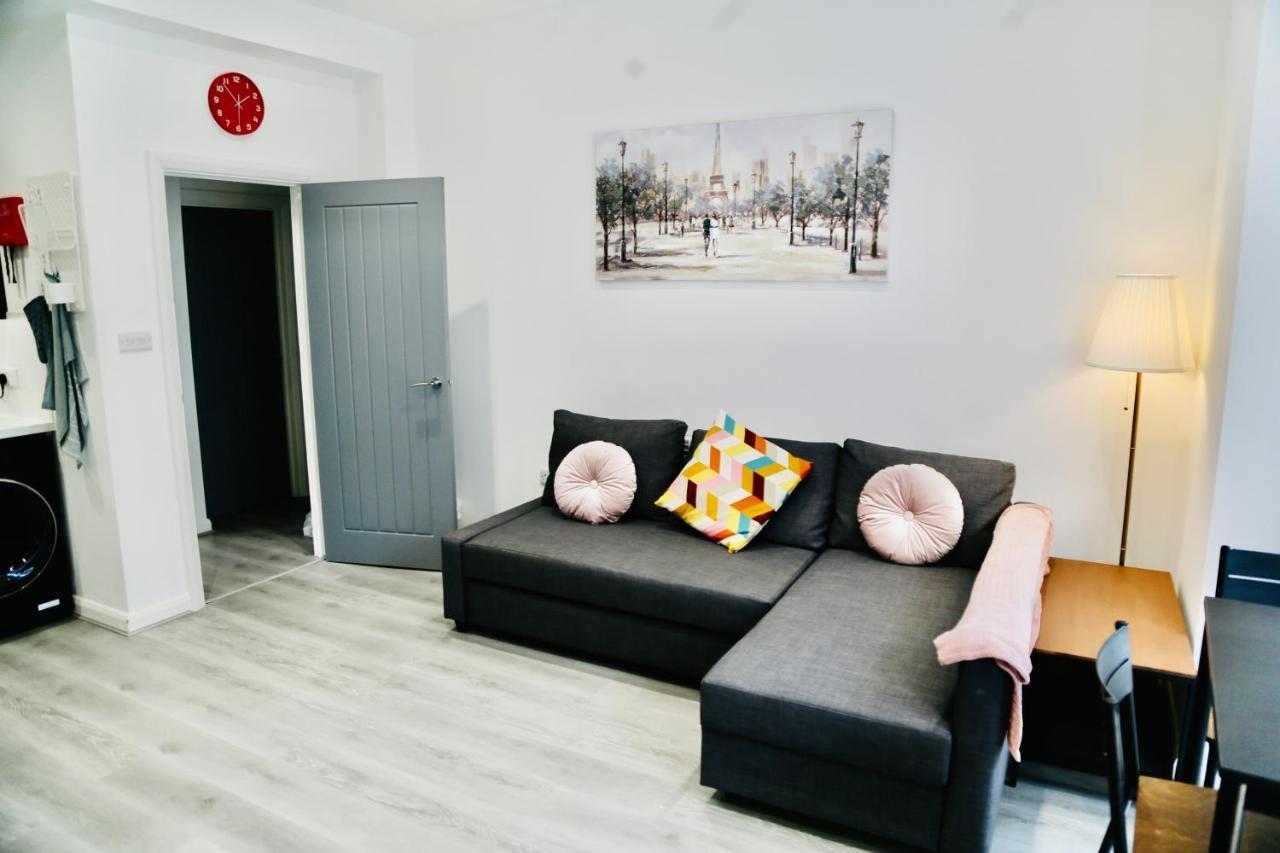 New Modern Apartment With Free Private Parking Plymouth Exterior foto