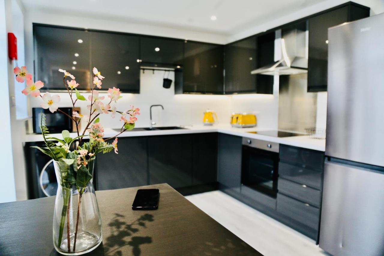 New Modern Apartment With Free Private Parking Plymouth Exterior foto