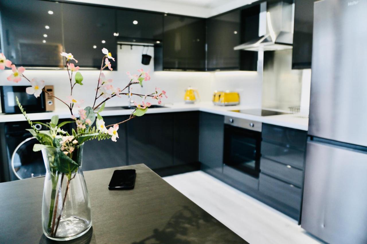 New Modern Apartment With Free Private Parking Plymouth Exterior foto
